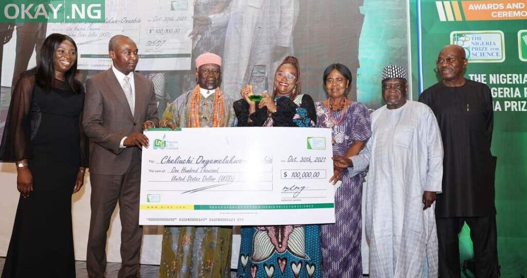 Mrs Eyono Fatayi-Williams, GM, External Relations & Sustainable Development; Dr. Philip Mshelbila, NLNG MD/CEO; HRM Dr. Edmund M. Daukoru, Chairman, NLNG Board of Directors; 2021 The Nigeria Prize for Literature winner, Cheluchi Onyemelukwe-Onuobia; and members of the prize’s Advisory Board Prof. Akachi Adimora-Ezeigbo (Chairperson), Prof. Olu Obafemi and Prof. Ahmed Yerima at the 2021 NLNG Grand Award Night in Lagos.