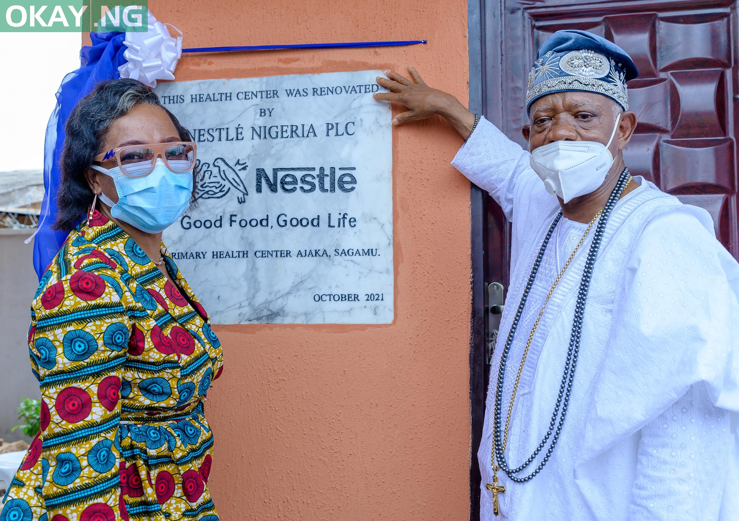 Corporate Communications and Public Affairs Manager, Nestlé Nigeria Mrs. Victoria Uwadoka and Chairman, Royal Initiative for the Development of Sagamu Community (RIDSCO), Olootu Omoba Oyedele during the commissioning of the newly renovated Ajaka Health Center in Shagamu, Ogun State.