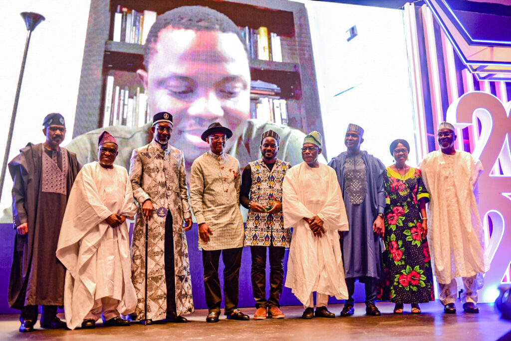 Minister of Science and Technology, Adeleke Mamora; Prize Advisory Board member, Professor Olu Obafemi; the Amanyanabo of Ancient Grand Bonny Kingdom, King Edward Asimini William Dappa Pepple III CON, JP, Perekule XI; NLNG’s Deputy MD, Olalekan Ogunleye; Su’eddie Agema, representative of the winner of the Nigeria Prize for Literature; former president, Chief Olusegun Obasanjo; NLNG’s MD, Dr. Philip Mshelbila; Advisory Board Chairman, Prof. Akachi Adimora-Ezeigbo; Advisory Board member, Prof. Yerima Ahmed after the announcement of the 2022 winner of The Nigeria Prize for Literature at the NLNG Grand Award Night in Lagos...on Saturday.