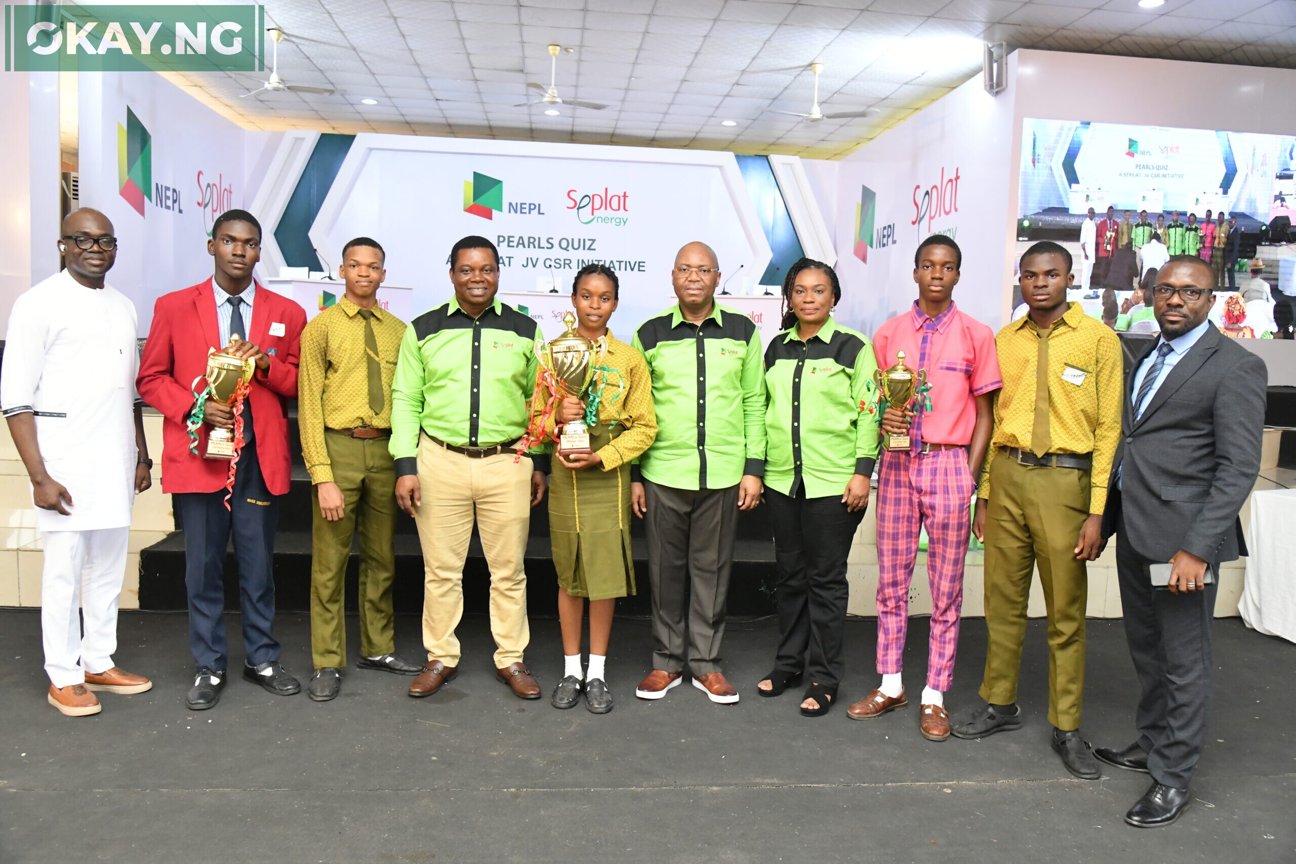 The Seplat Energy Plc Team flank winners of the 2022 Seplat JV PEARLs Quiz competition held in Benin City, Edo State, on Friday.