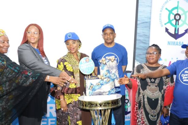 Director General of Nigerian Maritime Administration and Safety Agency (NIMASA) Dr.Bashir Jamoh (3rd left); National Coordinator/CEO SERVICOM, Mrs. Nnenna Akajemeli (3rd right);Director of SERVICOM NIMASA, Mrs. Bolaji Kehinde (2nd left);Mrs. Jummai Abdullahi of SERVICOM Abuja (left); Mrs. Ngozi Akinbodewa of SERVICOM Abuja (2nd right) and Deputy Director SERVICOM NIMASA, Mr Paul Agim during the 2022 Customer Service Week Celebration at the NIMASA headquarters in Lagos.