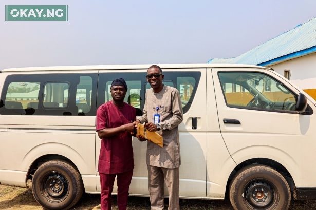 L-R: Olumuyiwa Akande, Group Head, Corporate Communications presenting a brand-new bus on behalf of Dr. Taiwo Afolabi, Chairman, SIFAX Group and Chancellor, Gerar University to Prof. Niran Adetoro, Vice Chancellor, Gerar University, at the university campus, Imope Ijebu, Ogun State.