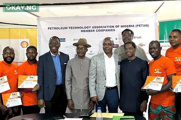 Some of the beneficiaries of the NCDMB/PETAN/SPDC JV Graduate Internship programme with NCDMB/PETAN and SPDC leadership at their graduation ceremony in Port Harcourt.