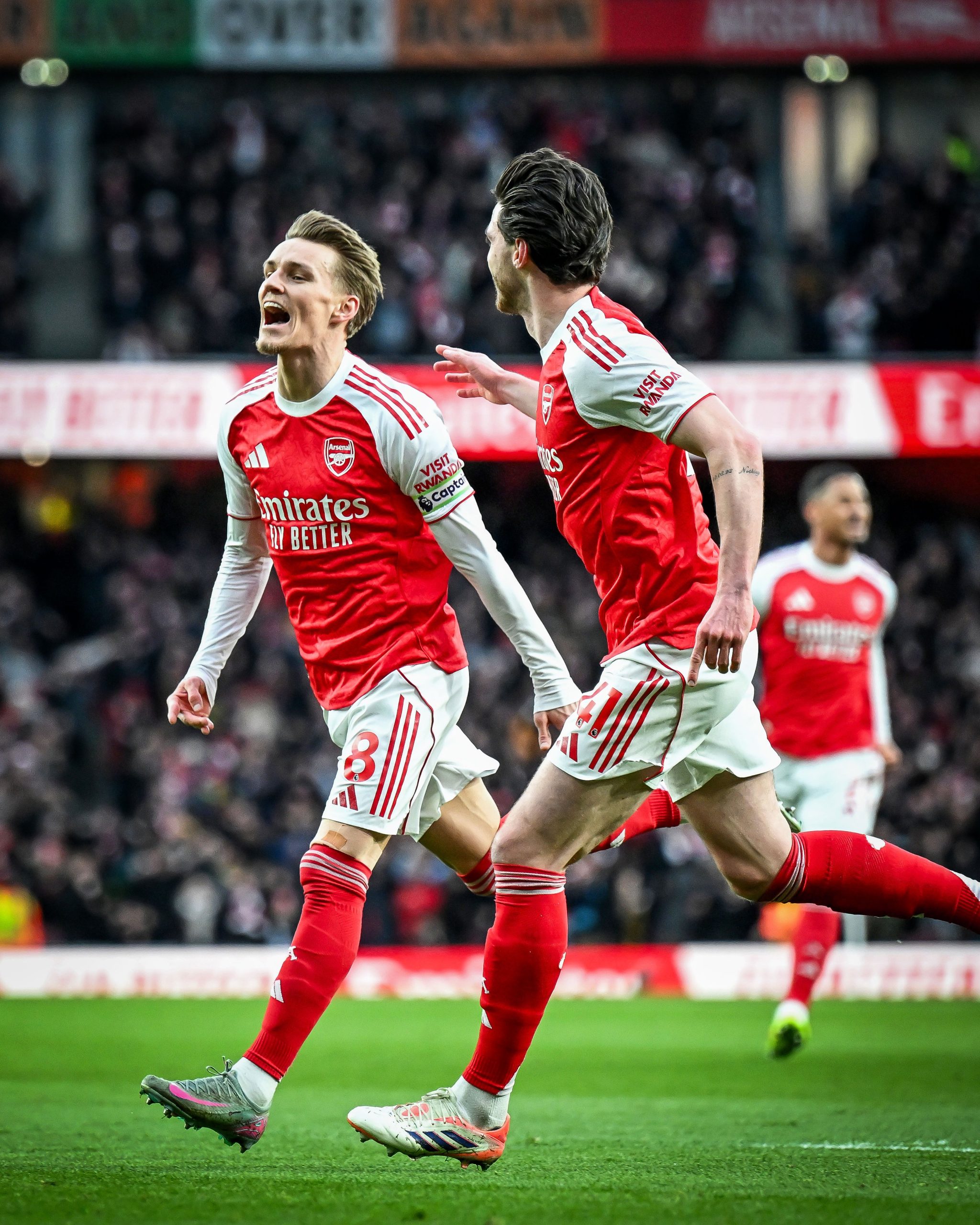 Arsenal Reclaim Premier League Top Spot After 2-1 Win Over Brighton